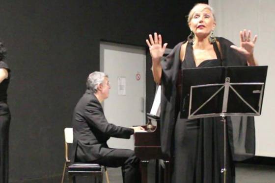 Soprano, flauta y piano