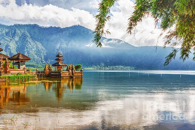 Templo del lago Bali