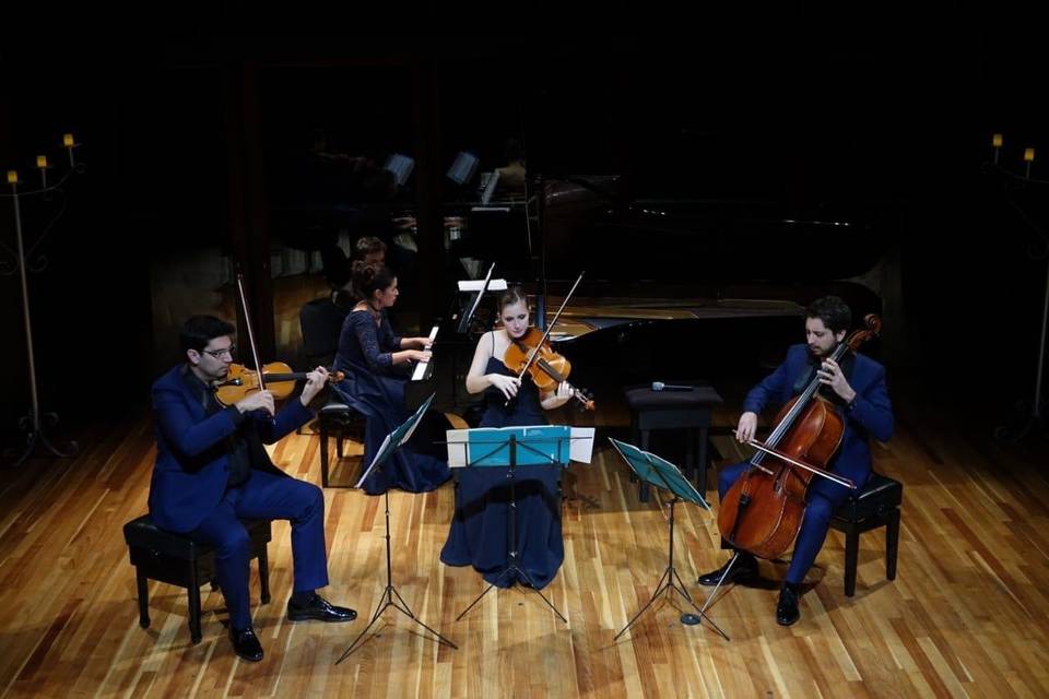 Trío de cuerda con piano