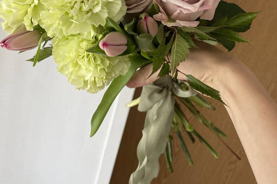 Ramo de novia de rosas Menta