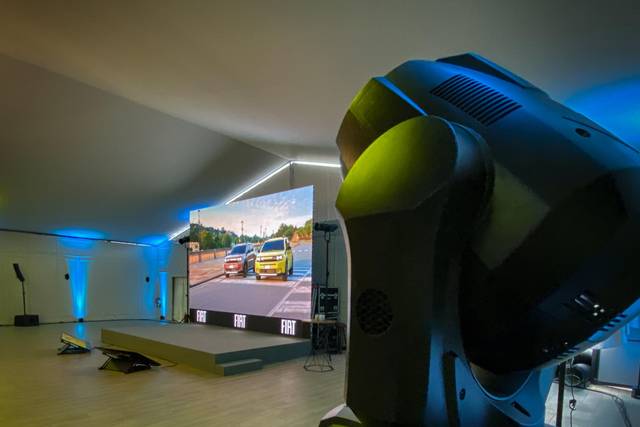 Pantalla LED, sonido e ilumina