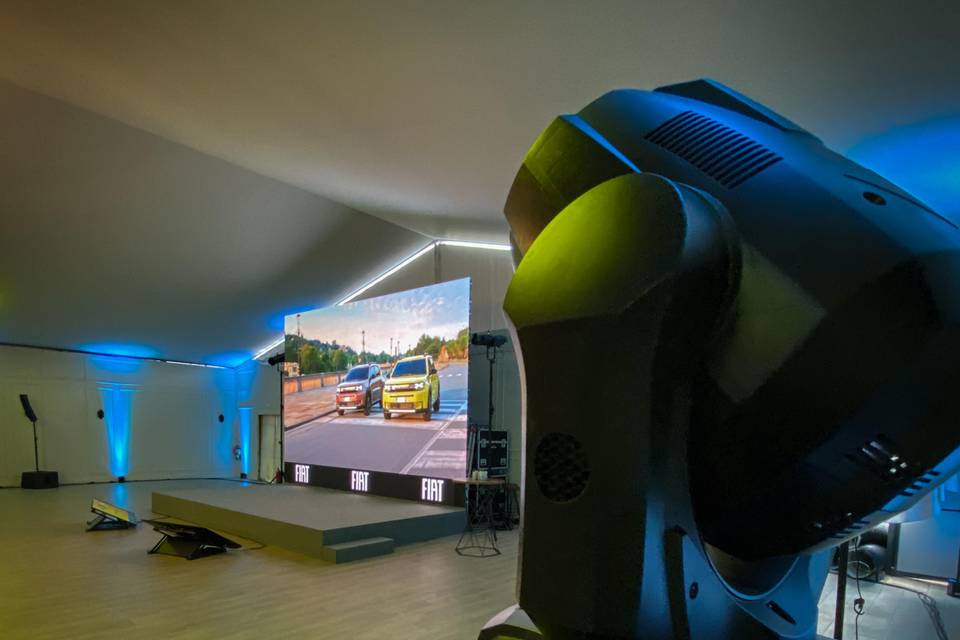 Pantalla LED, sonido e ilumina
