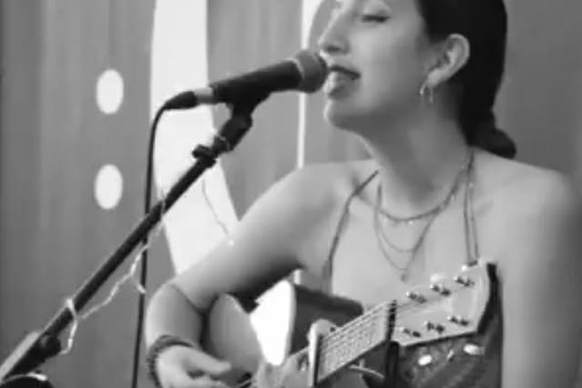 Interpretación en acústico