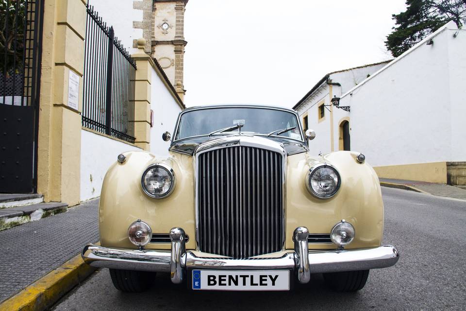 Coche antiguo en Cádiz