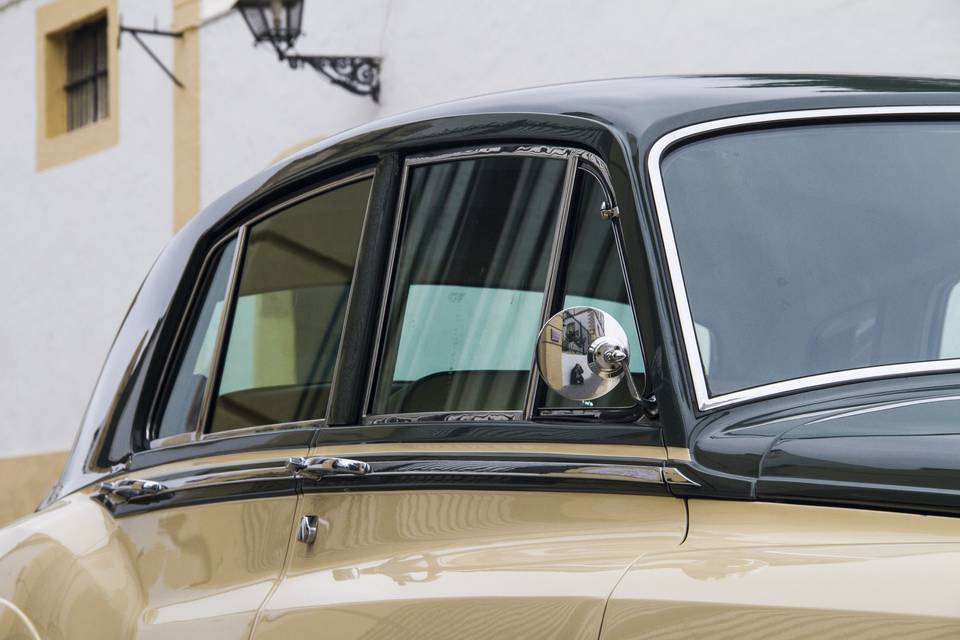 Coche antiguo en Cádiz