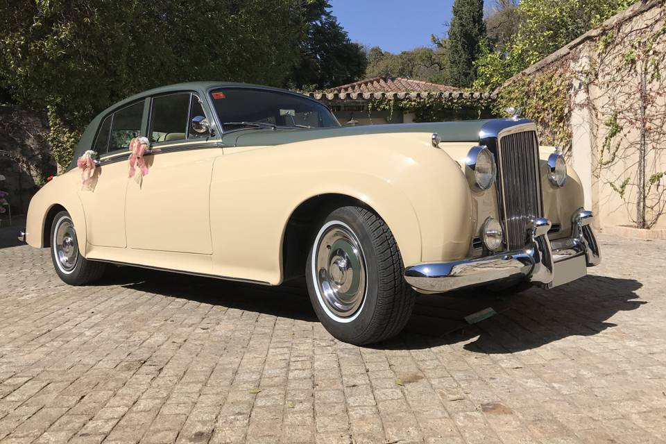 Coche antiguo en Cádiz