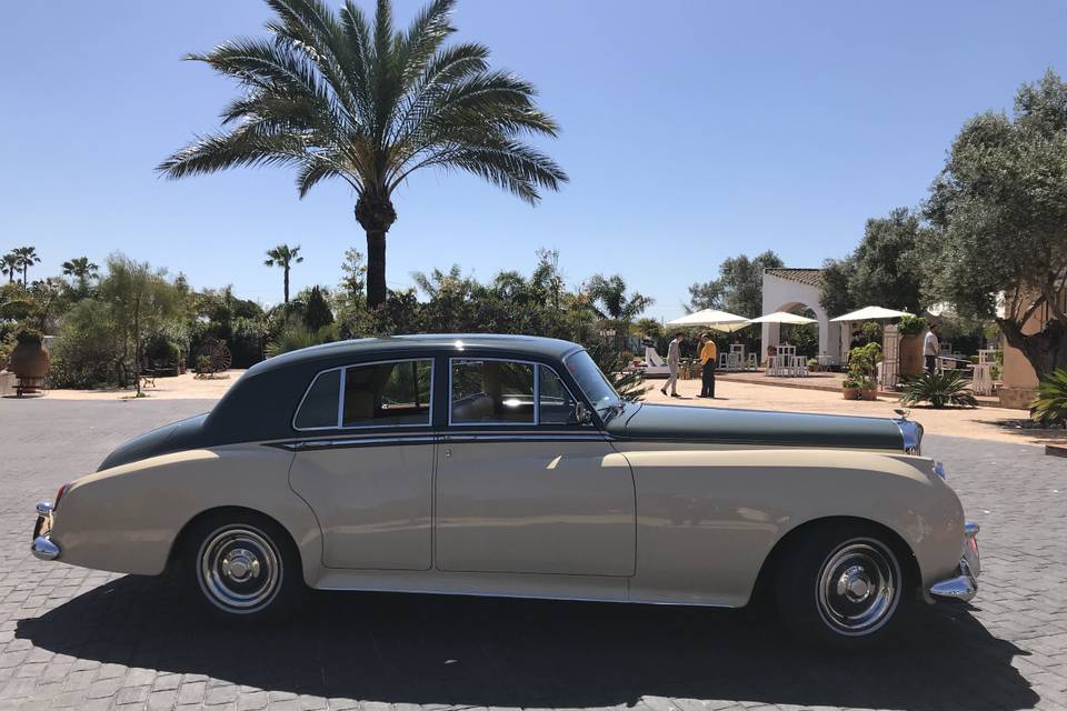 Coche antiguo en Cádiz