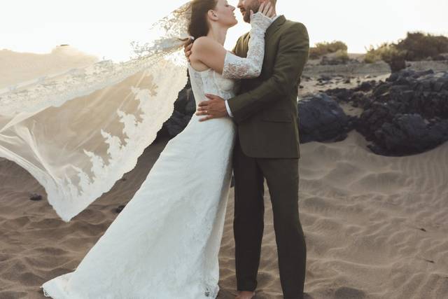 Postboda en la playa La Tejita