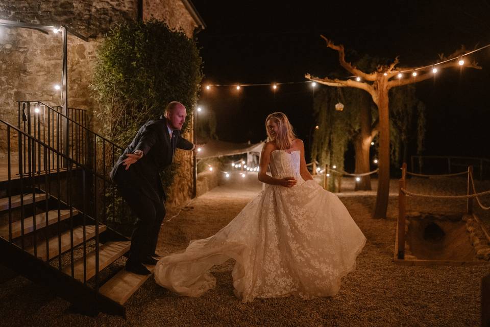 Entrance bride and groom