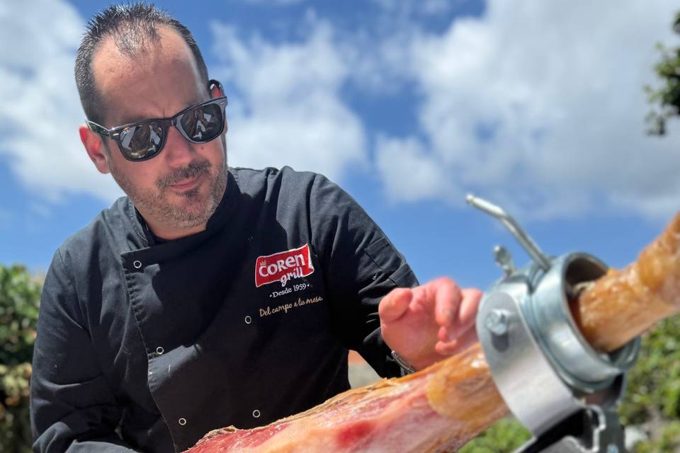 Momento del corte de jamón