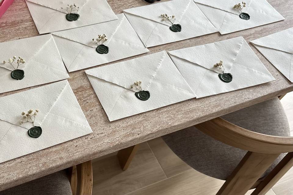 Detalles en cada invitación