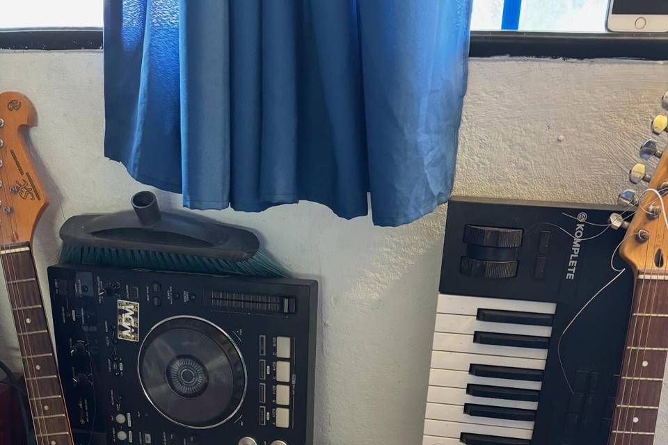 Señor Kin-DJ
