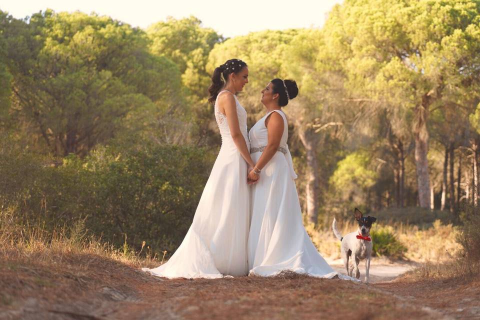 Exteriores urbano con los novios