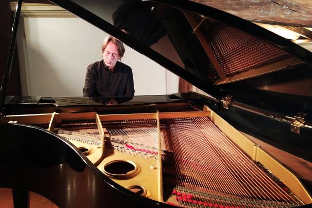 Grand piano