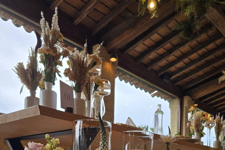 Decoración boda velas y flores