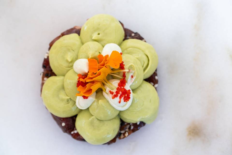 Tartar de atún con aguacate