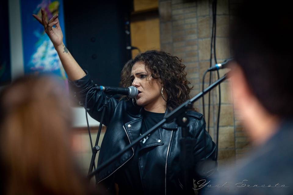 La Chica Almodóvar Cover