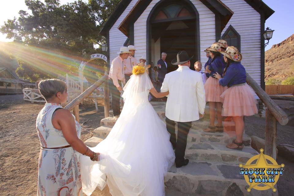 Llegada de los novios