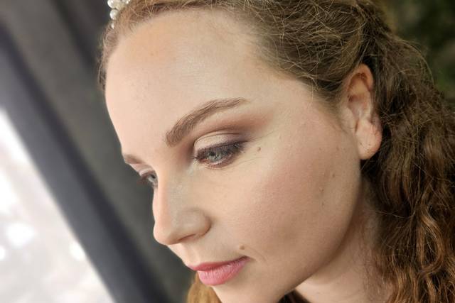 Semi cut crease, piel luminosa