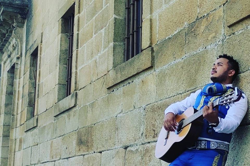 Traje azul combinado