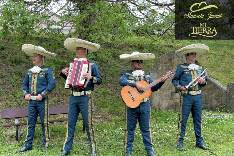 Mariachi juvenil Mi Tierra