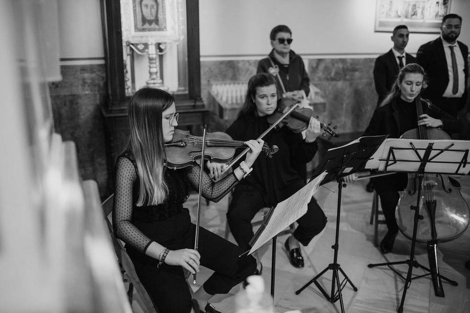 Trío de cuerda en ceremonia