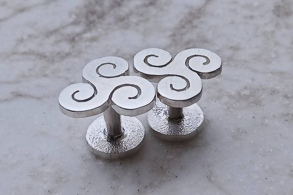 Gemelos trisquel en plata