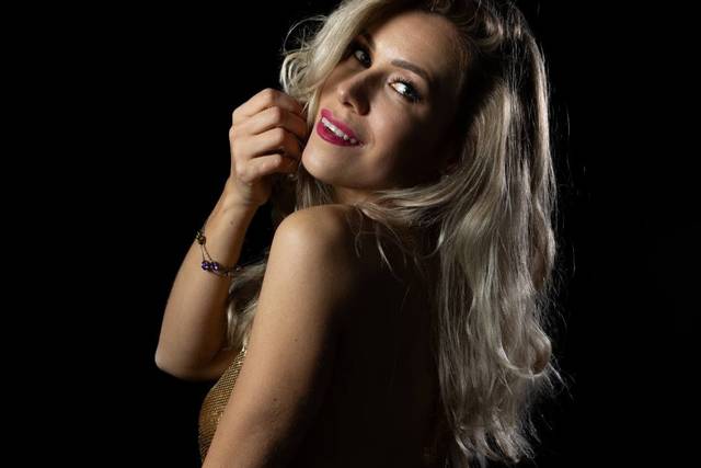 Cantante Marina Caró