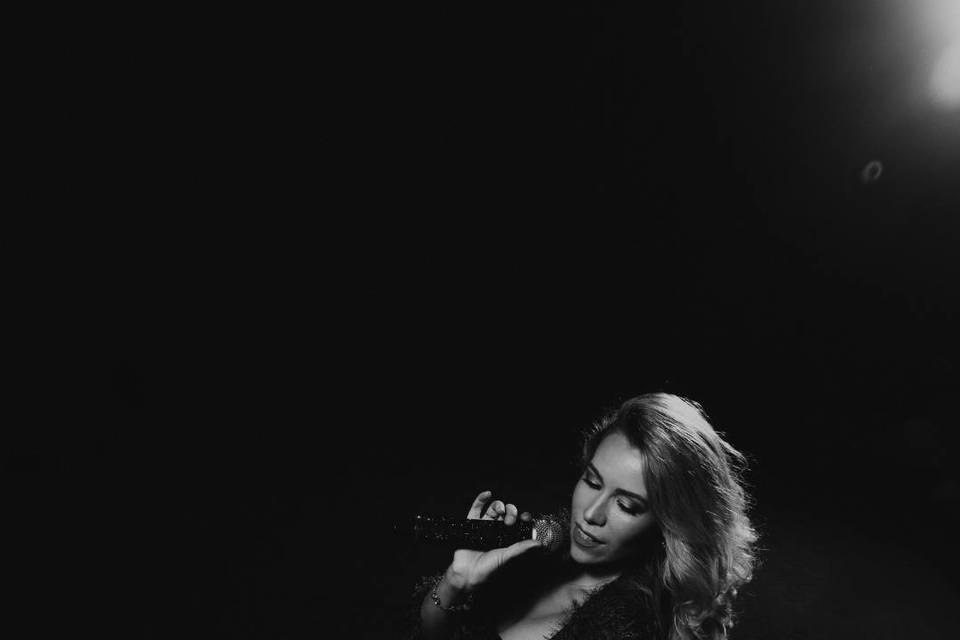 Cantante Marina Caró