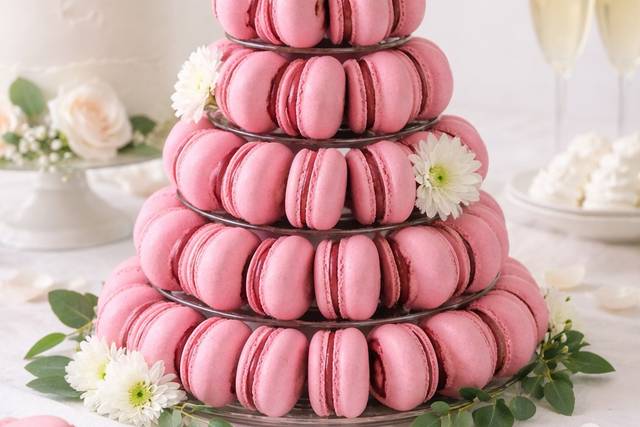 Torre de macarons de frambuesa