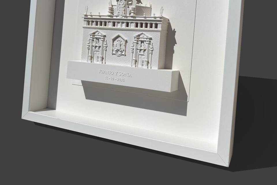 Fachada de iglesia enmarcada