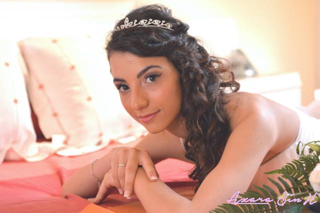Semirecogido con tiara