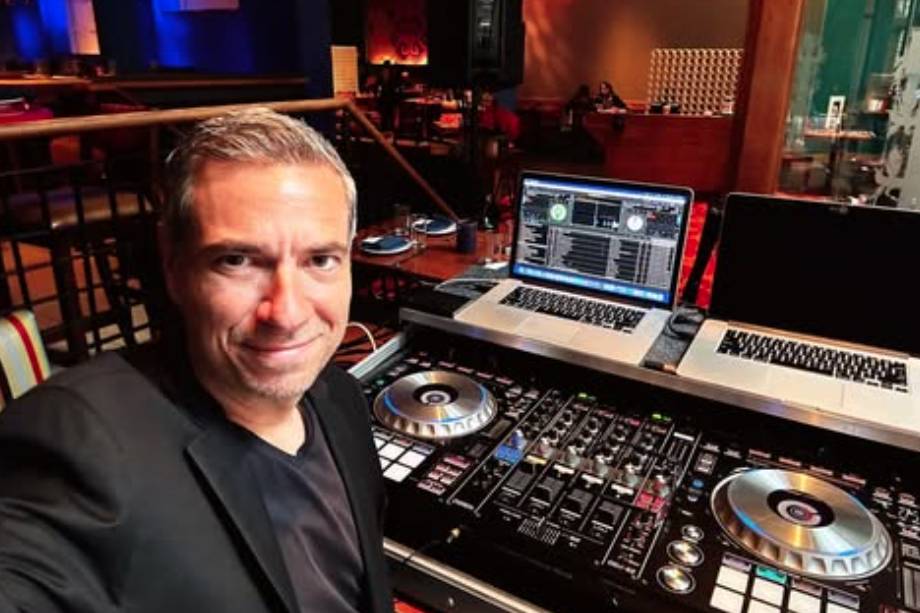 DJ Carlos Vega