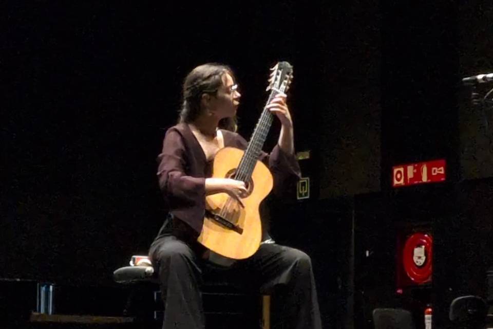 Guitarrista Lucía Mauleón