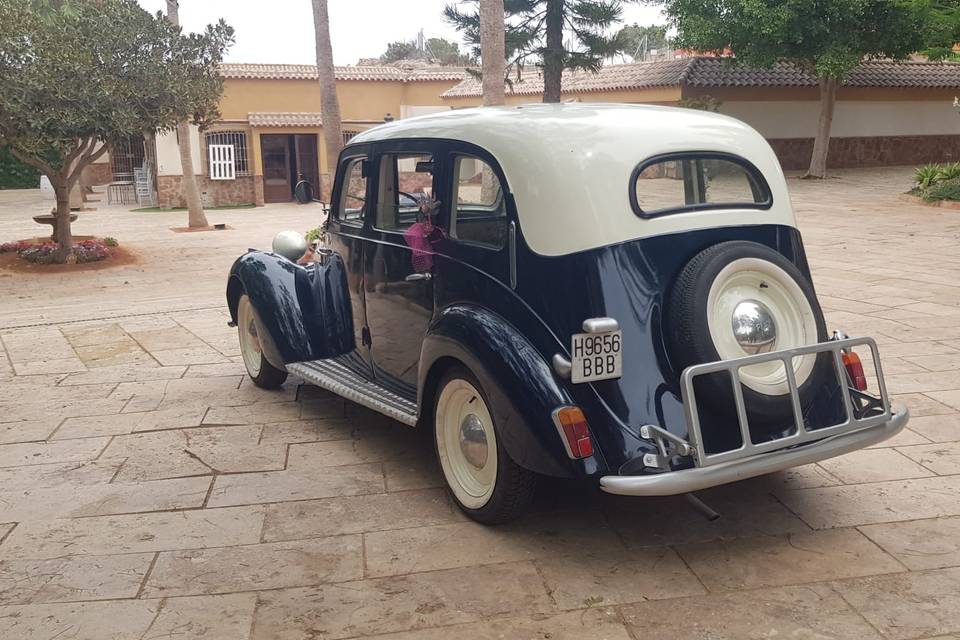 FIAT  1100 LIMUSINE 2