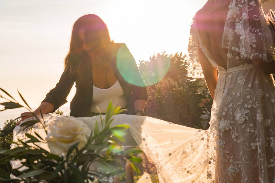 Novios en el jardín