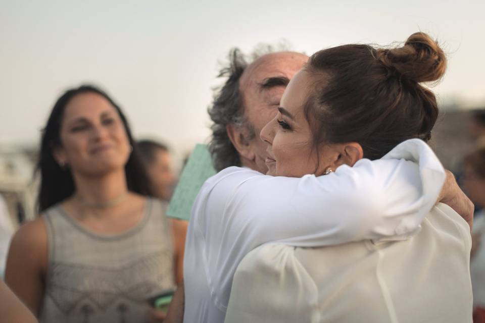 El abrazo de un padre