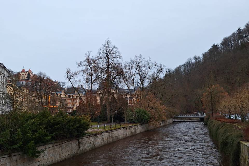 L y familia en praga