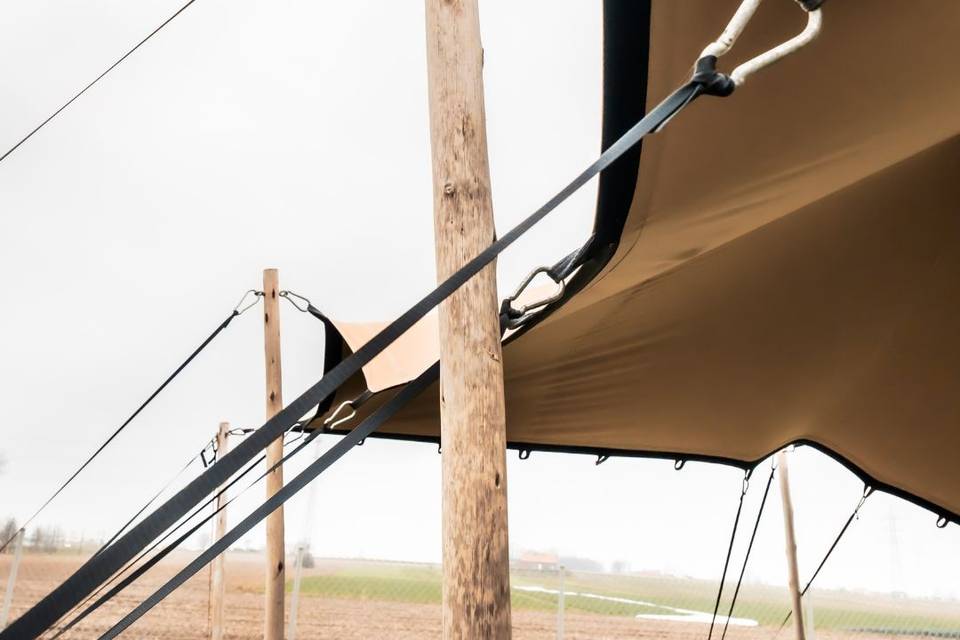 Carpa tensada