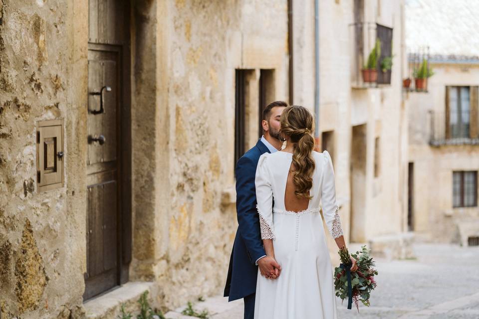 Vestido en crep y bordado