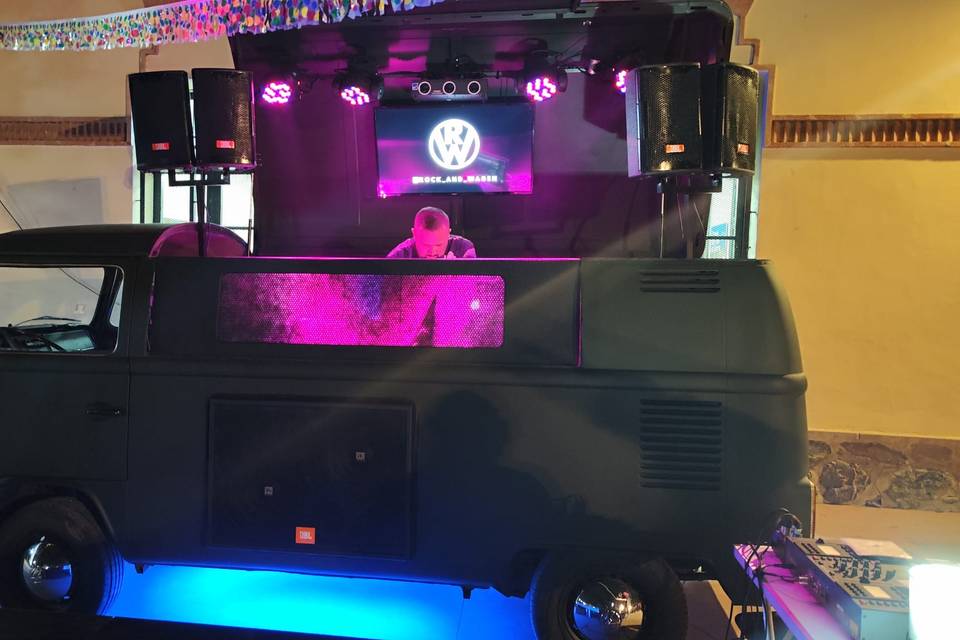 DJ Truck