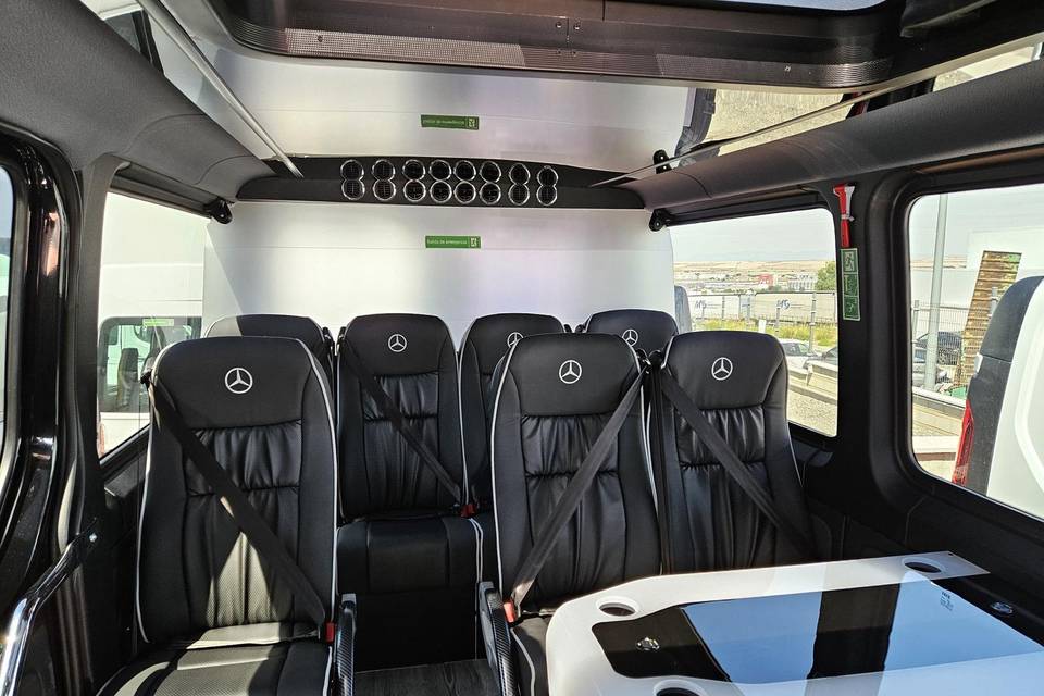 Interior minibus 10 pasajeros