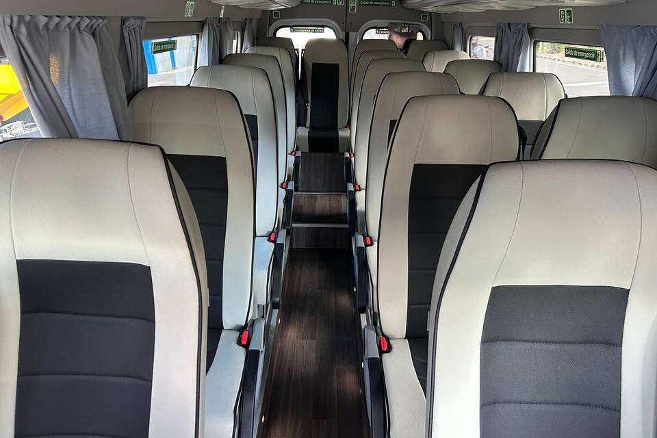 Interior Minibus 19 Pasajeros