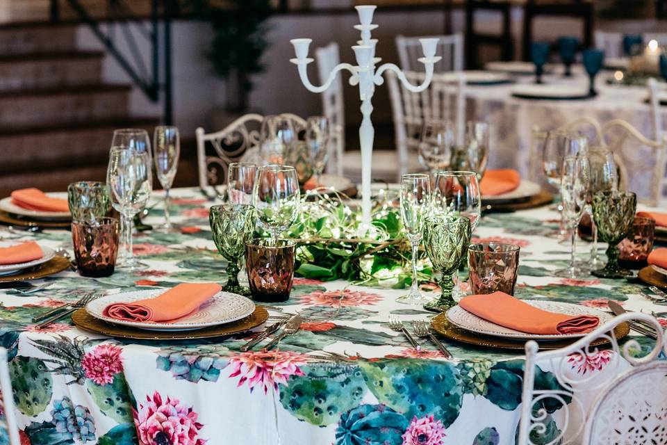 Mesa de banquete colorida