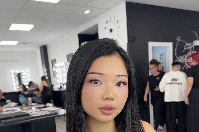 Avril Makeup