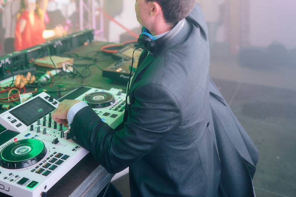 Juli Fernandez DJ
