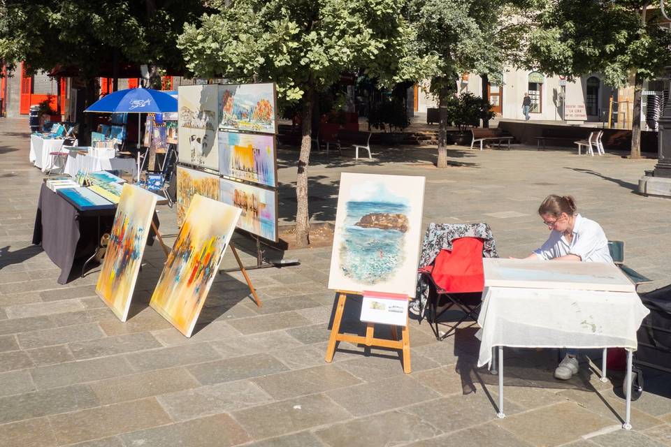 Pintando en feria de arte