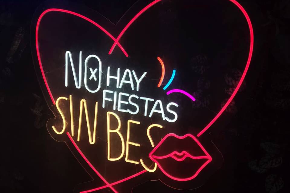 Neon central (1)