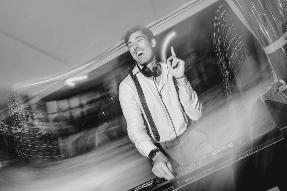 Dj