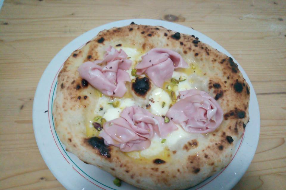 Pizza Bolonia